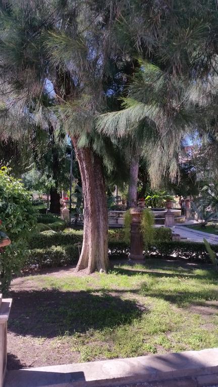 مبيت وإفطار كاتانيا Residenza Del Turista المظهر الخارجي الصورة